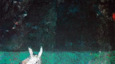 Живопис з зображенням білого поні в сідлі на темному, фактурному зелено-чорному фоні.